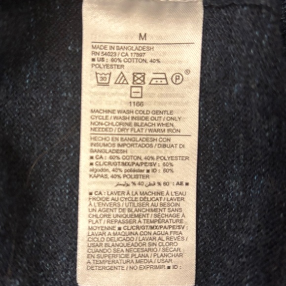 New with tags. Lightweight Blue Crewneck Sweater. Old Navy. Size M. - Picture 4 of 4